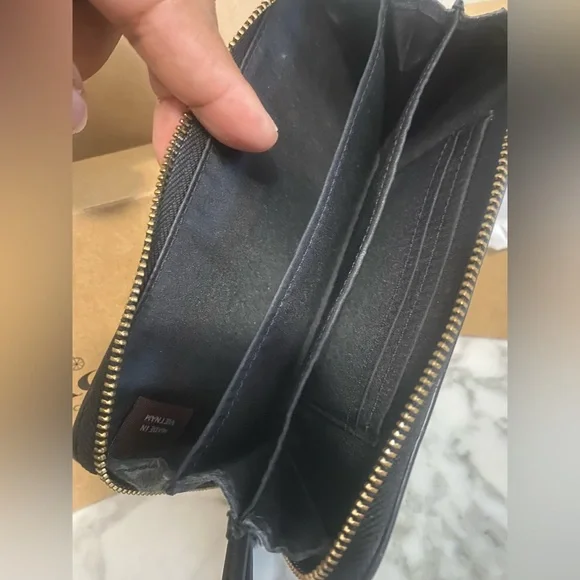 Coach Smooth Leather Universal Zip Case | Wristlet - Picture 4 of 7